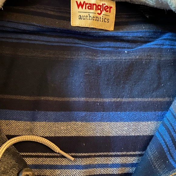 Mens Wrangler Shacket - Picture 4 of 7